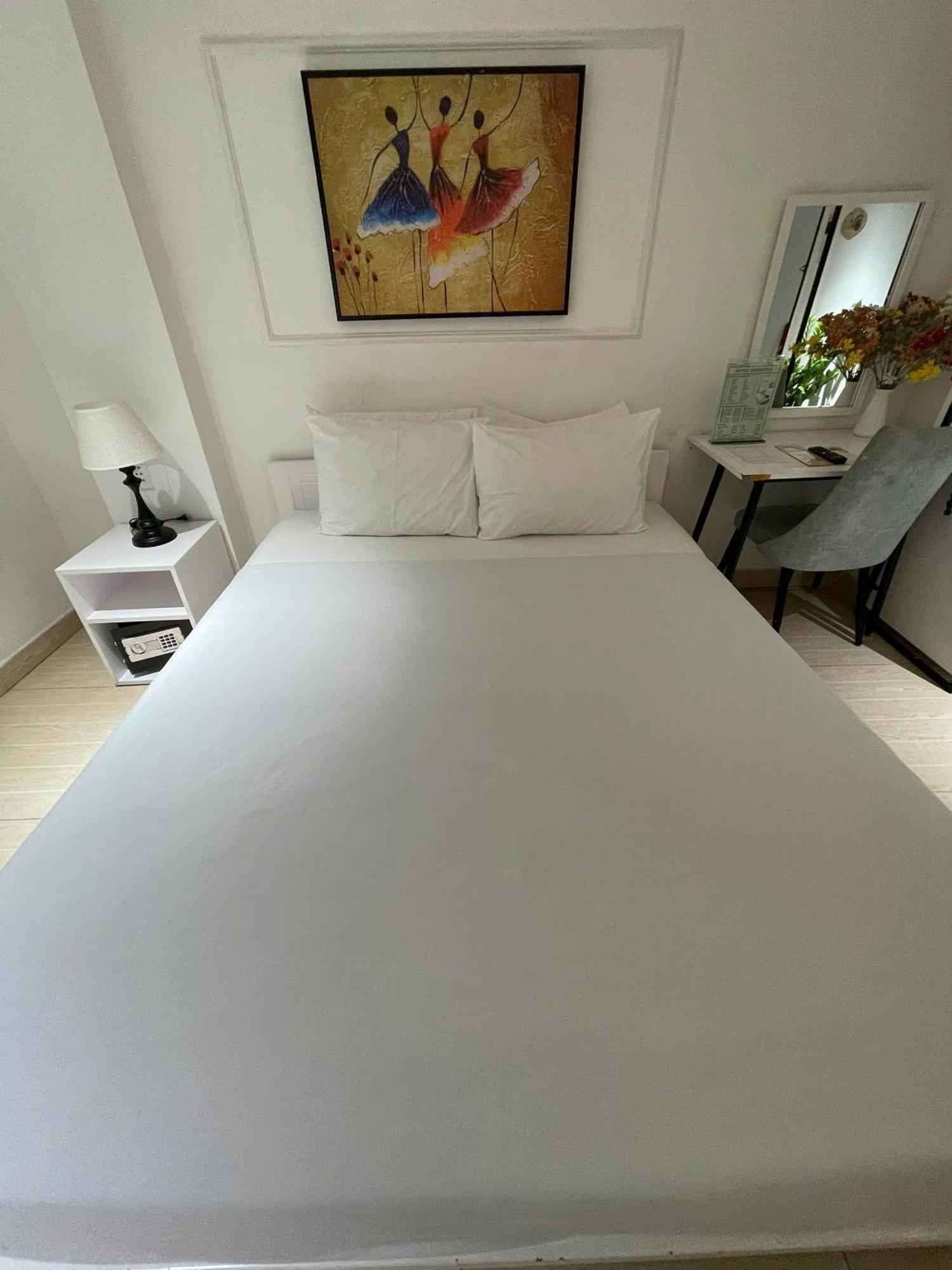 Hotel Grand Artemis