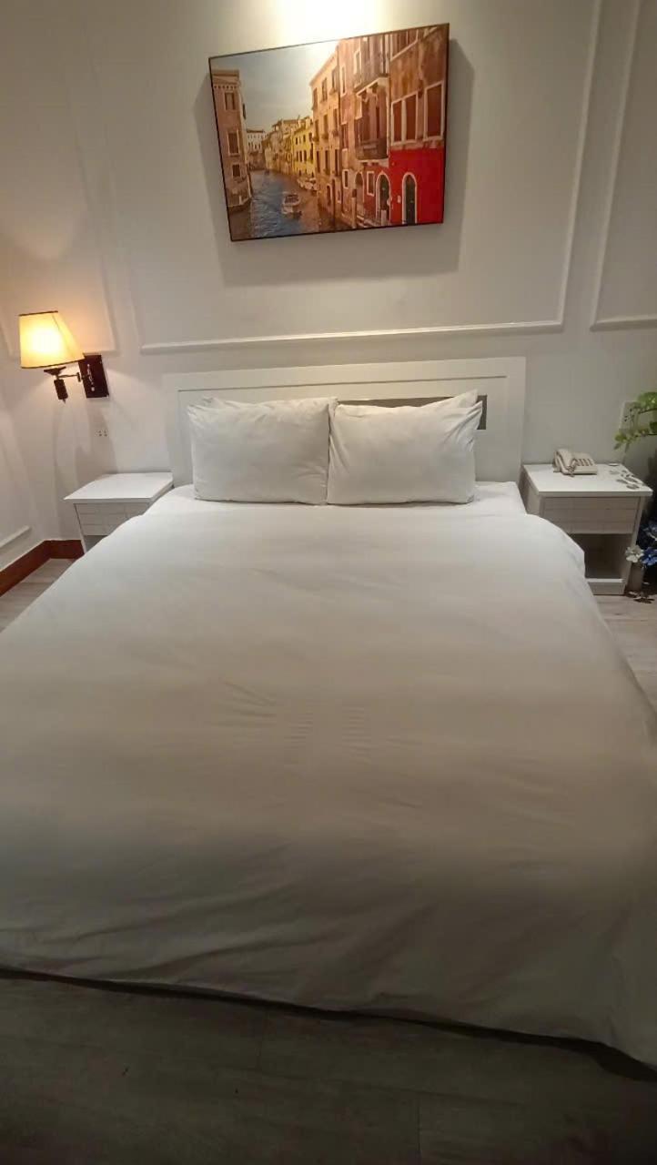 Grand Artemis Hotel *